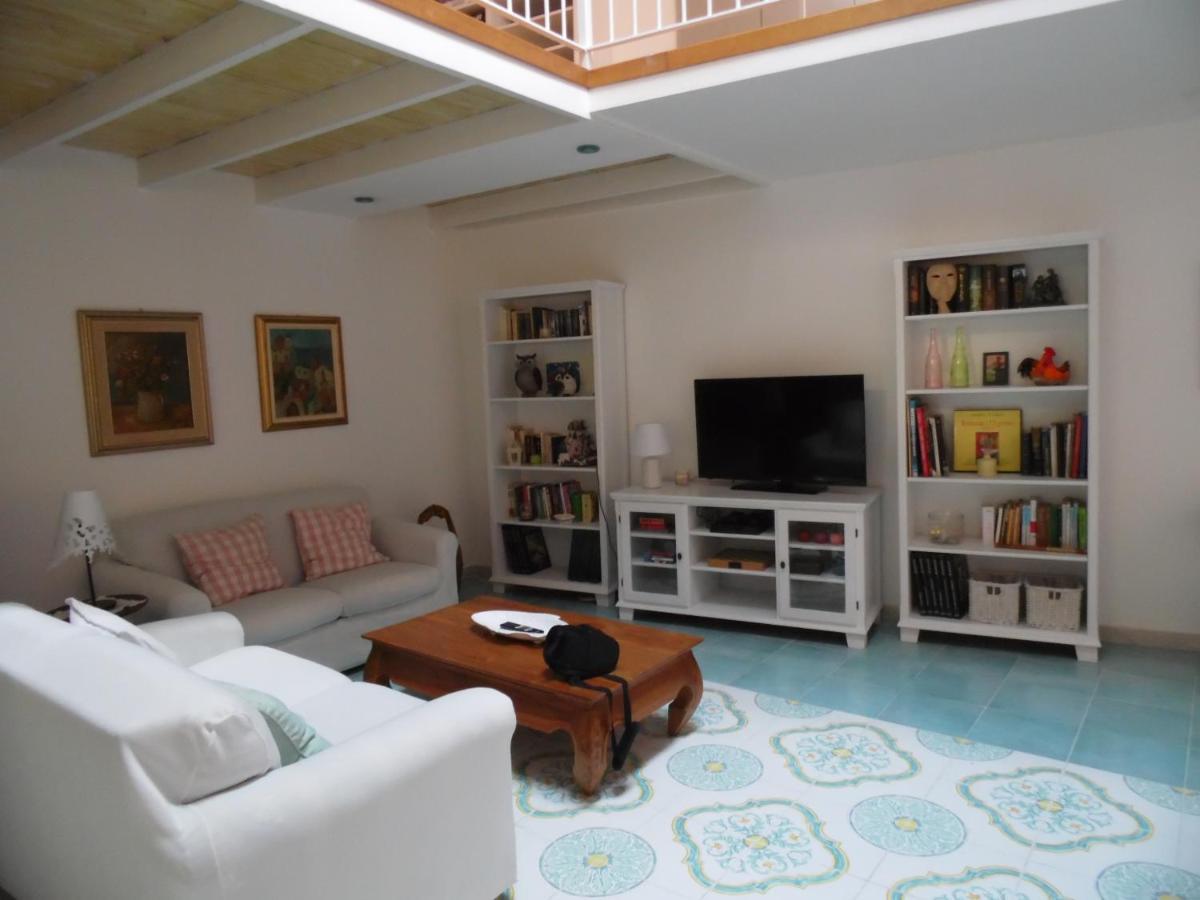 A Casa Di Monica Pozzuoli Exterior foto