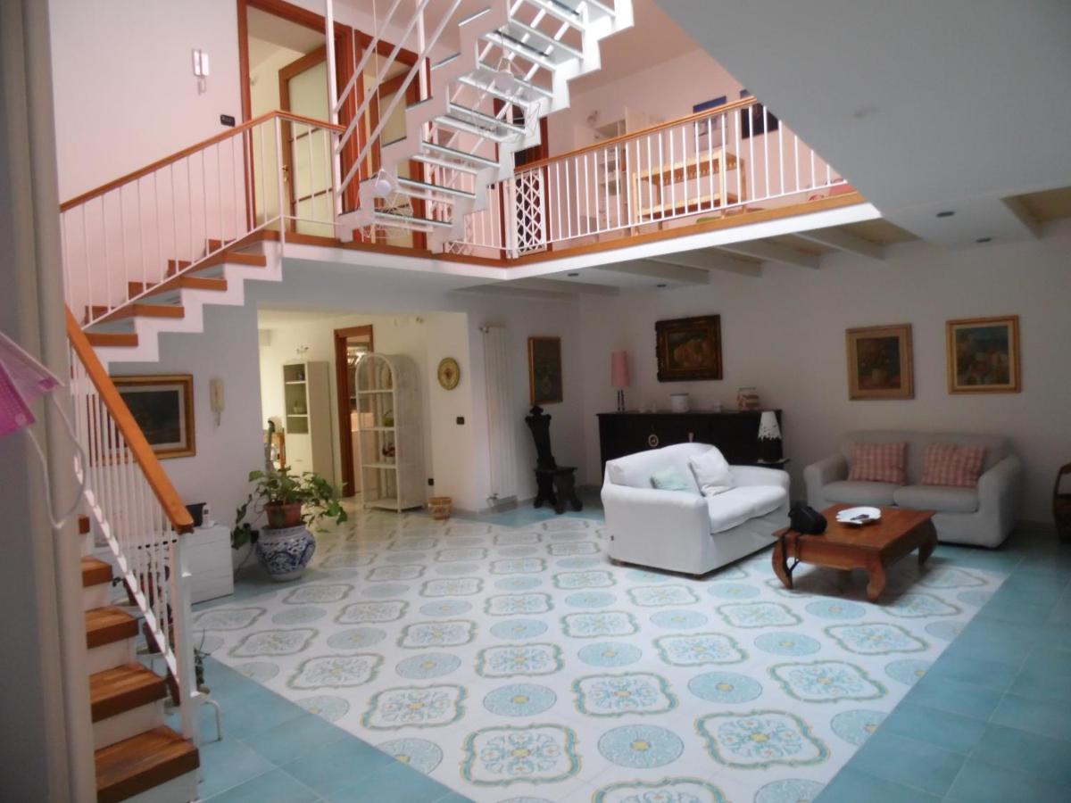 A Casa Di Monica Pozzuoli Exterior foto