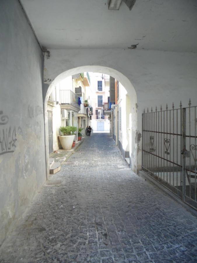 A Casa Di Monica Pozzuoli Exterior foto
