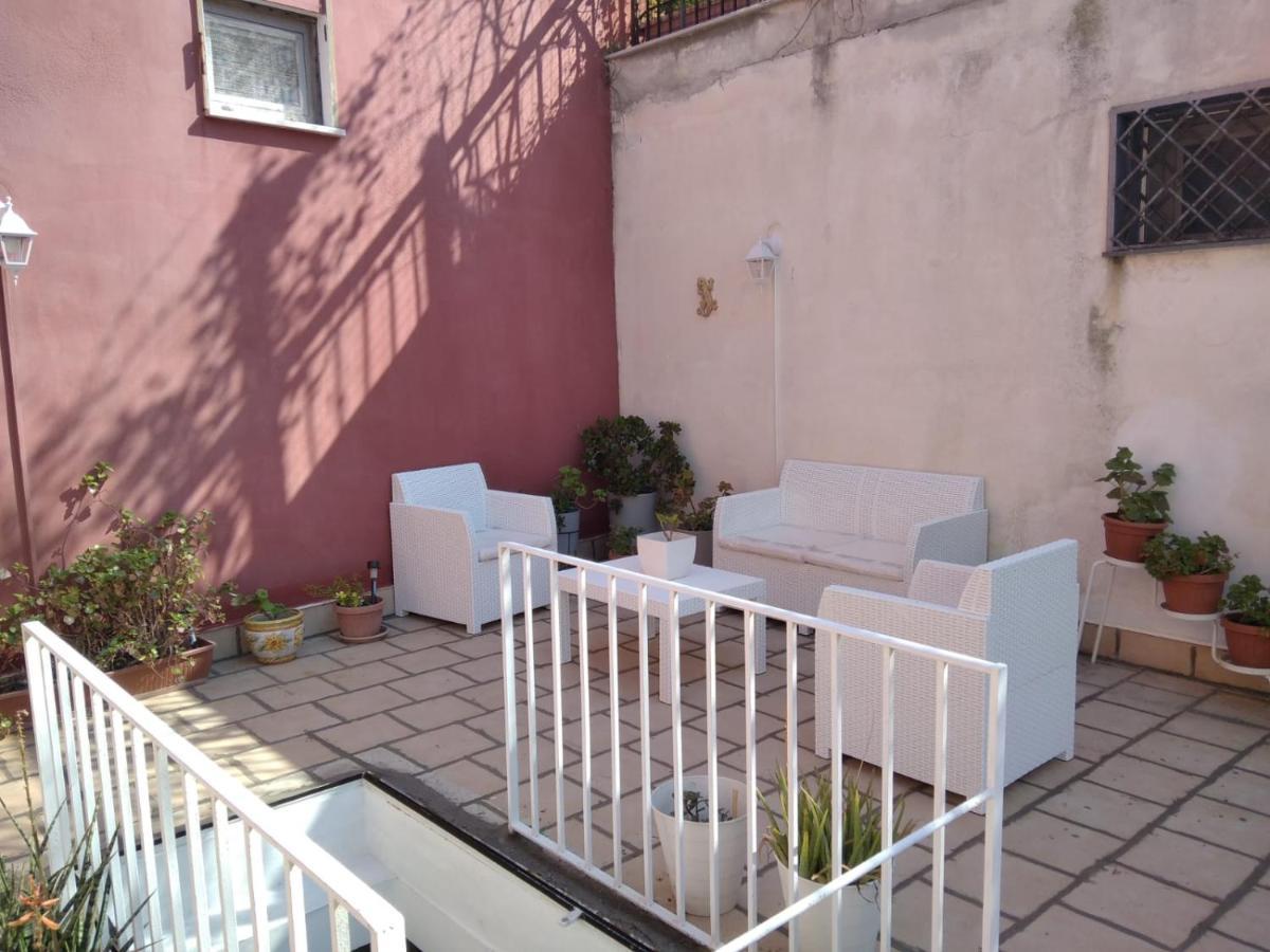 A Casa Di Monica Pozzuoli Exterior foto